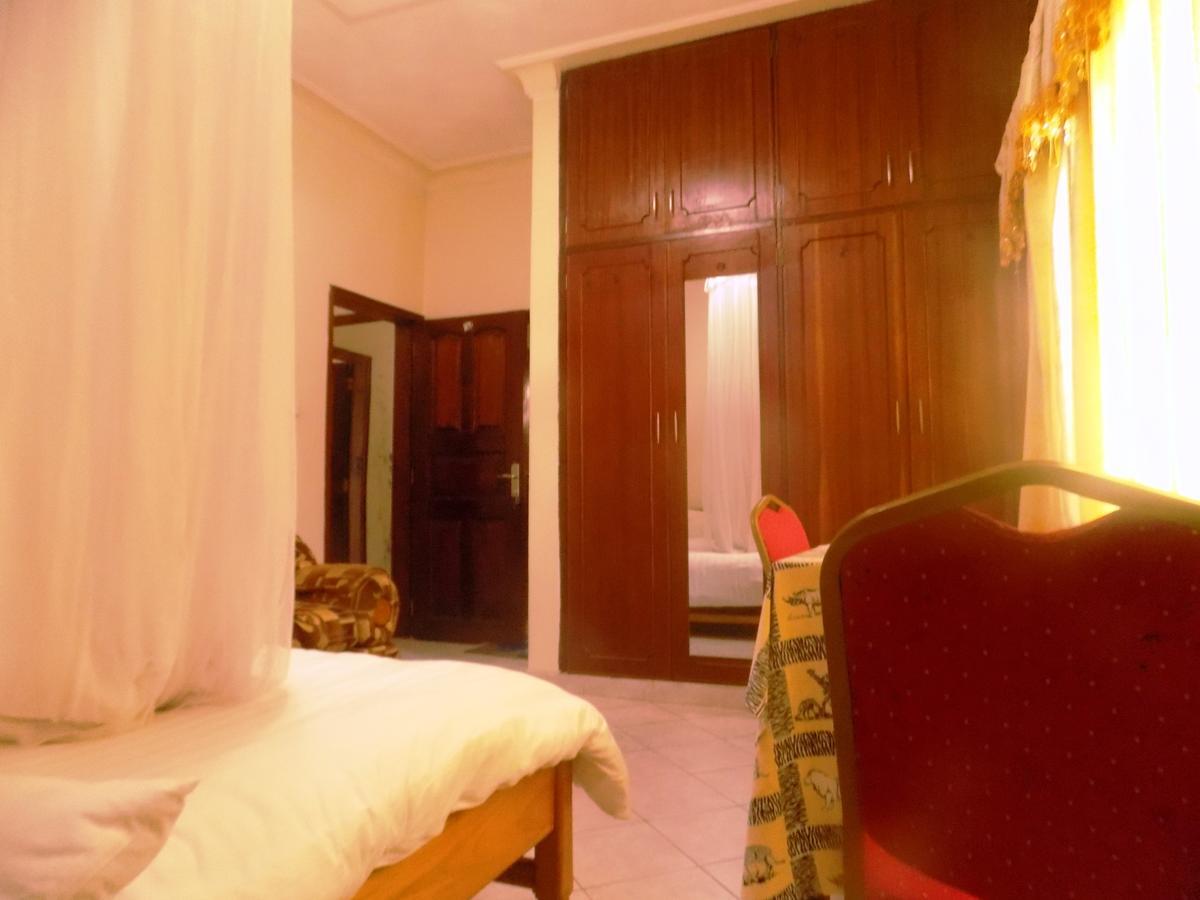 Rhino Motel Mbarara Buitenkant foto